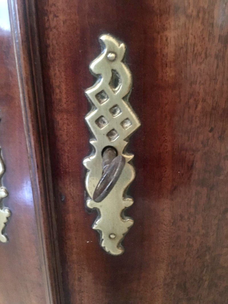 George III Mahogany Hanging Bow Front Corner Cabinet - Image 12